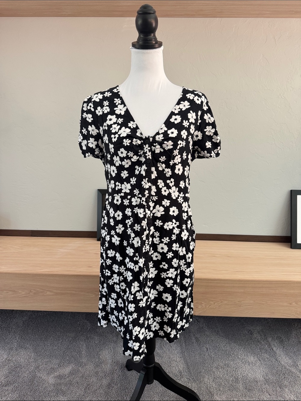 SO Black and White Floral Midi Dress - EUC
